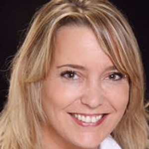 TRACEY FLOUHOUSE